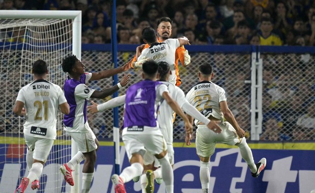 Boca Juniors 2-1 Alianza Lima (4-5). (Foto: AFP)