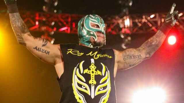 ¡Por un milagro! Rey Mysterio está rezando para superar su lesión y llegar en buen estado aWrestleMania 35