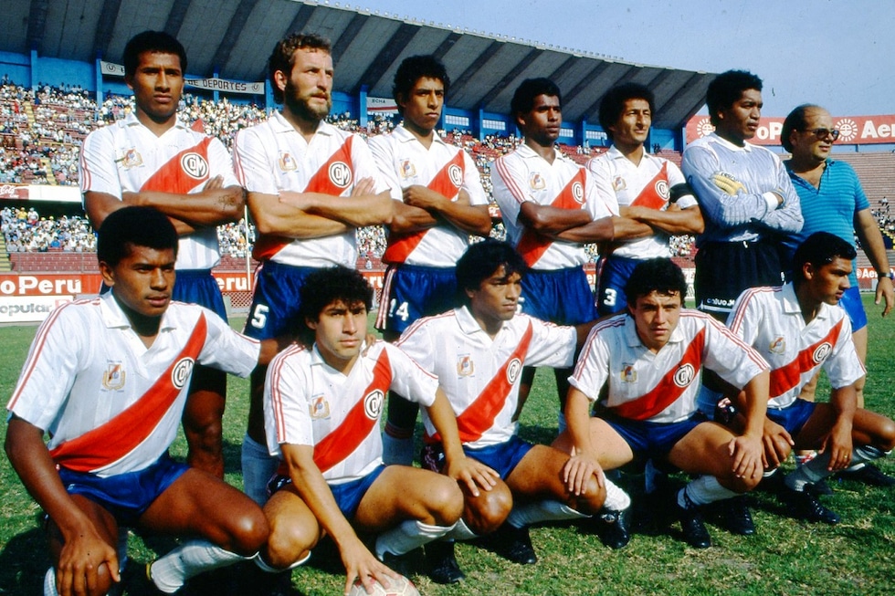 Luego de jugar por Municipal, el 'Gato' Espino defendió los colores de Unión Minas (1994), equipo en el que se retira del fútbol profesional. (Foto: GEC Archivo Histórico)