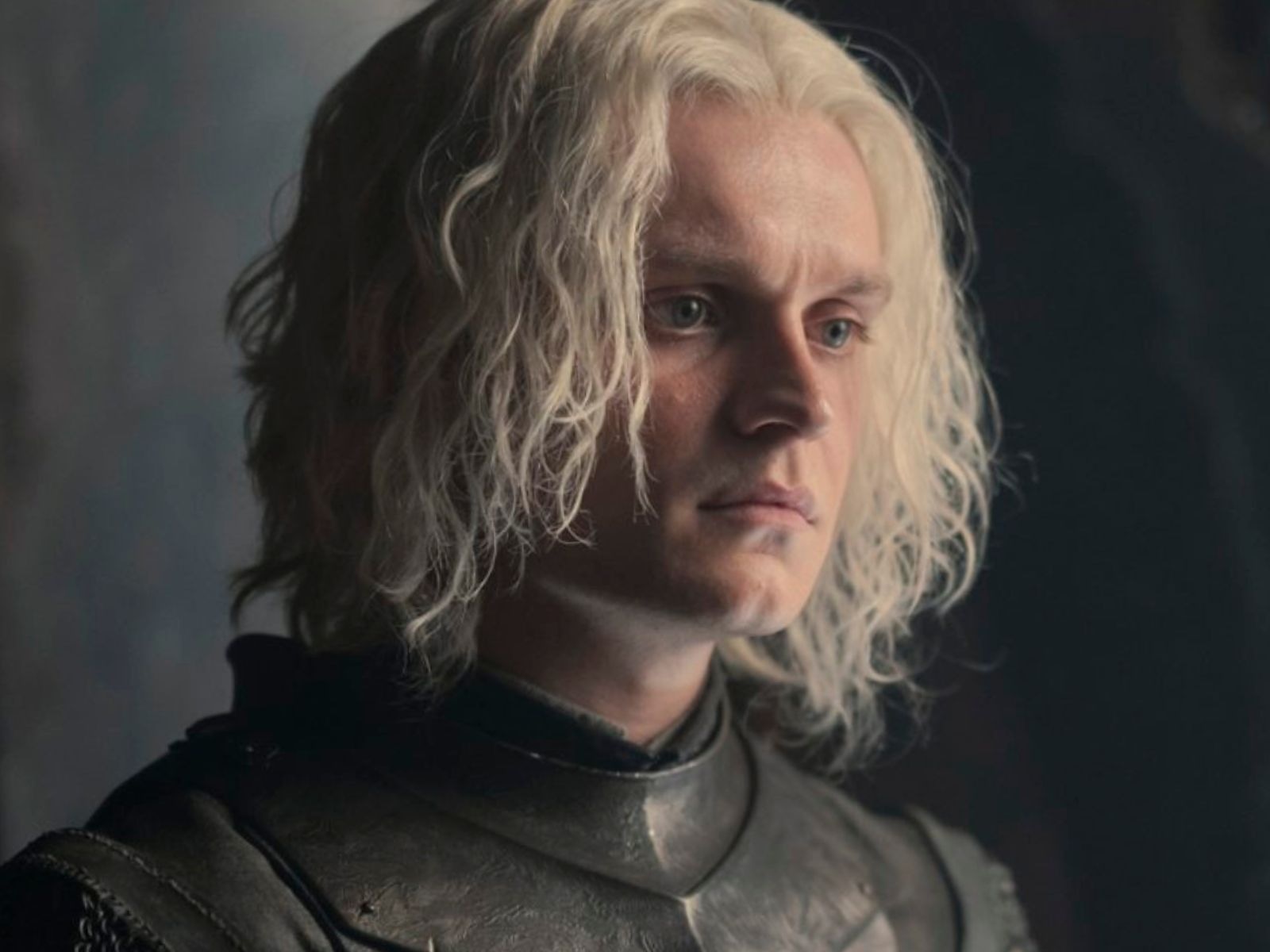 Tom Glynn-Carney como Aegon II Targaryen en una escena de la serie "House of the Dragon" (Foto: HBO)