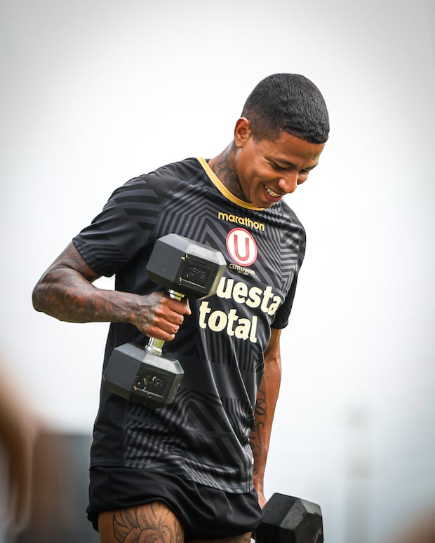 El '27' de la U no ha dejado la concentración y los entrenamientos a doble turno con la 'crema'. (Foto: Universitario)