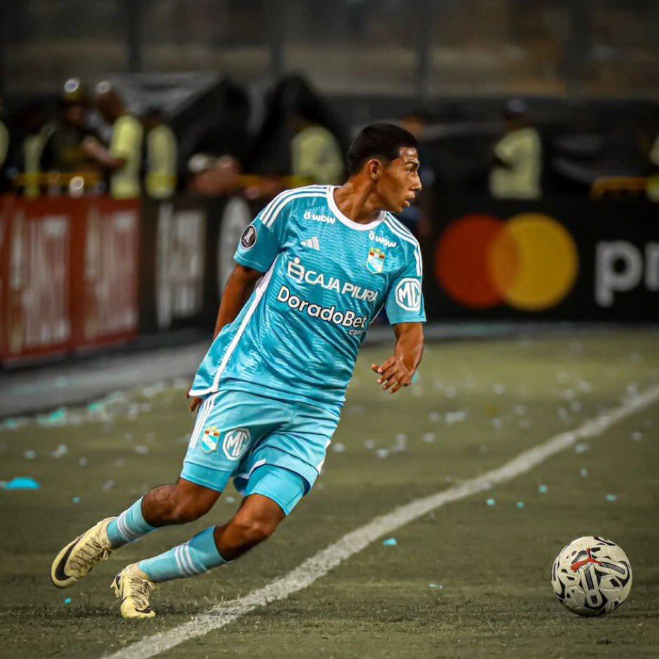 Max Castro debutó con Sporting Cristal en la Copa Libertadores. (Foto: Agencias)