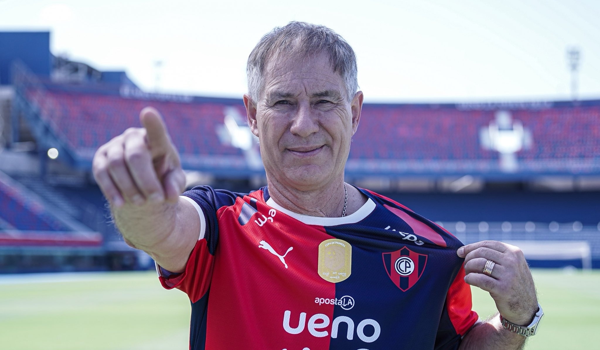 Ariel Holan fue presentado como DT de Cerro Porteño en lugar de Jorge Bava. (Foto: @CCP1912Oficial)