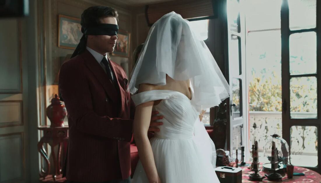 Peyami debe confeccionar el vestido de novia de Esvet en "El sastre" (Foto: Netflix)