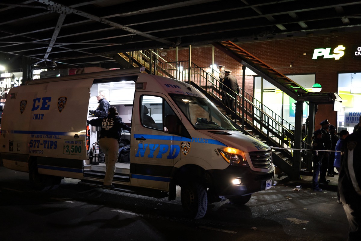 La estación del Metro de Nueva York cerró sus puertas durante las investigaciones (Foto: Charly Triballeau / AFP)