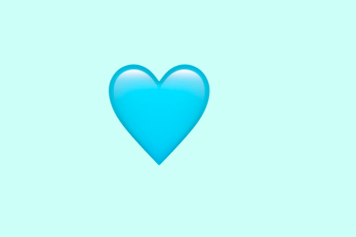 Si tu mejor amigo te mandó el corazón celeste, entonces entérate qué es lo que significa en WhatsApp. (Foto: Emojipedia)