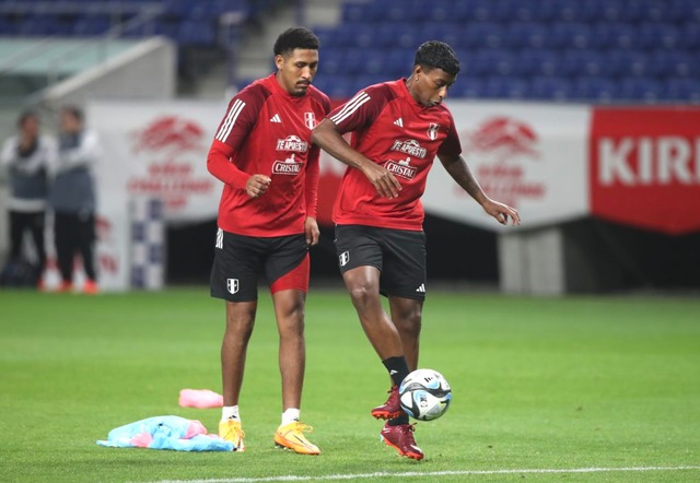 Juan Reynoso tuvo a Miguel Araujo como titular ante Corea del Sur, un hecho que podría repetir ante Japón. (Foto: @SeleccionPeru)
