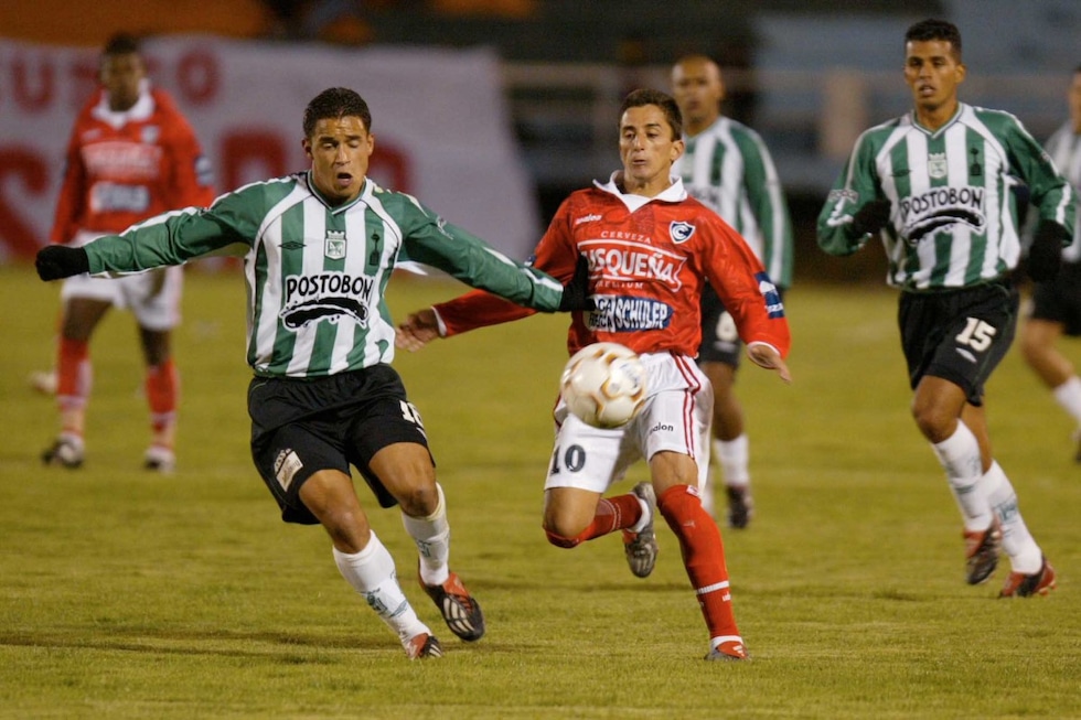 En la semifinal del certamen, Cienciano se enfrentó al Atlético Nacional de Colombia en partidos de ida y vuelta. El 13 de noviembre en Medellín, el equipo del Cusco logró un gran triunfo (2-1) con goles de Paolo Maldonado y Germán Carty. El 4 de diciembre, en condición de local, se impuso por 1-0 con gol de Germán Carty. (Foto GEC Archivo)