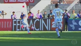 ¡Frotó la lámpara! Christian Cueva quedó a nada de anotar su primer gol con Santos [VIDEO]