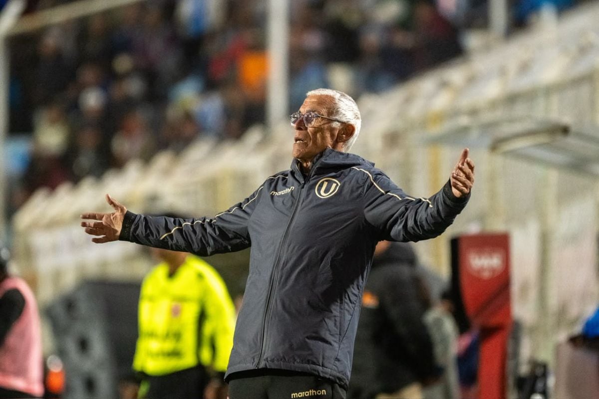 La goleada ante Deportivo Garcilaso abrió interrogantes sobre el futuro de Héctor Cúper. | Fotos: Paloma del Solar/@photo.gec