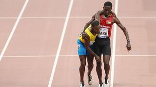 ¡Ejemplo de solidaridad! Fondista ayudó a otro a terminar los 5 mil metros en el Mundial de Atletismo en Doha [VIDEO]