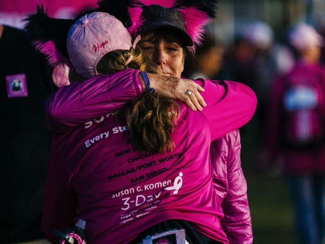 "Lo que quiero que sepan las mujeres jóvenes y las niñas es: Sois poderosas y vuestra voz importa. Vais a entrar en muchas salas en las que puede que seáis las únicas que os parecéis a vosotras o que habéis tenido las experiencias que vosotras habéis tenido. Así que usad esa voz y sed fuertes". - Kamala Harris. | Crédito: Foto de Susan G. Komen 3-Day en Unsplash / Composición Depor