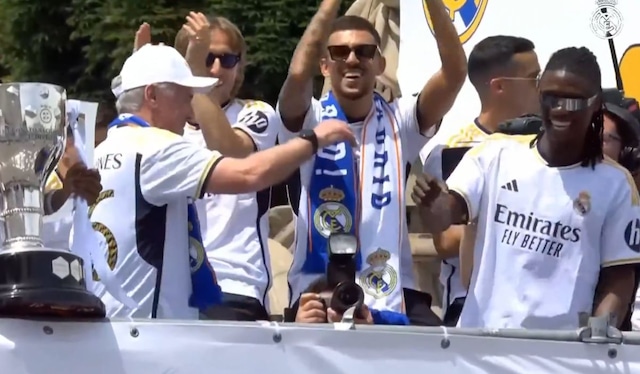 Carlo Ancelotti pidió bailar con Eduardo Camavinga. (Foto: EFE)