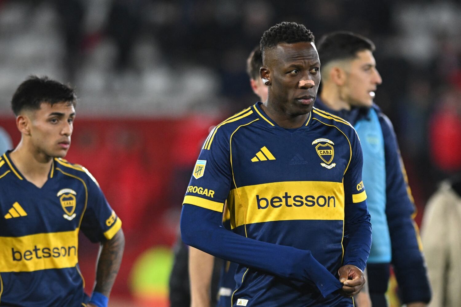 Luis Advíncula tiene contrato con Boca Juniors hasta diciembre de 2026. (Foto: AFP)