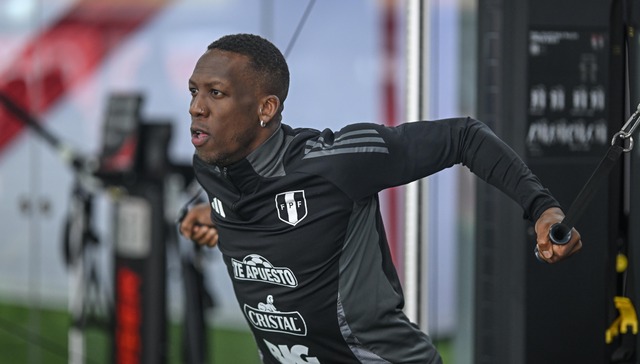 Luis Advíncula. (Foto: FPF)