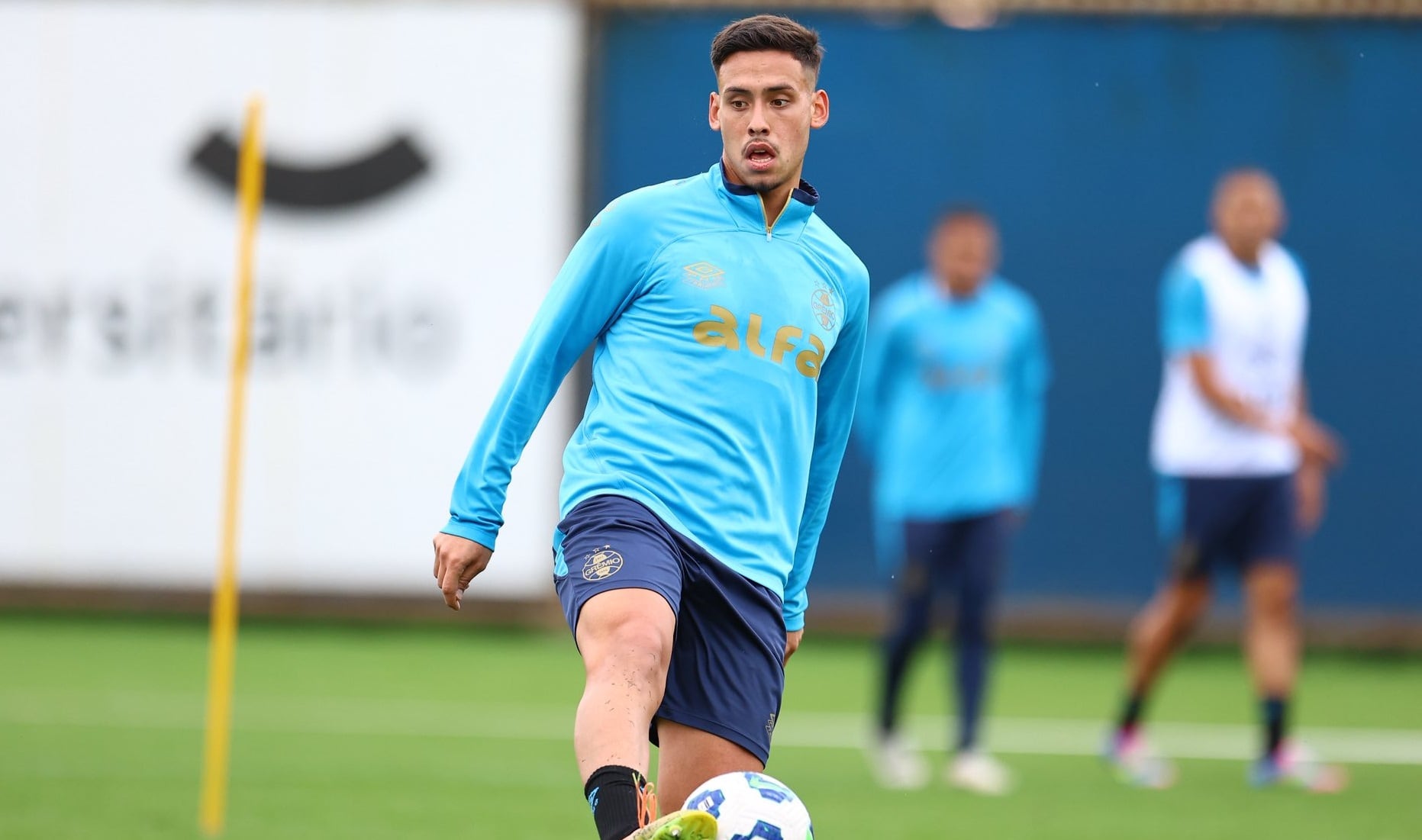 Erick Noriega podría debutar el fin de semana, cuando Gremio visite a Flamengo en el Maracaná por la fecha 21 del Brasileirao.