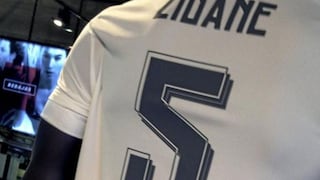 Real Madrid vende camisetas de Zinedine Zidane como si fuera un jugador más