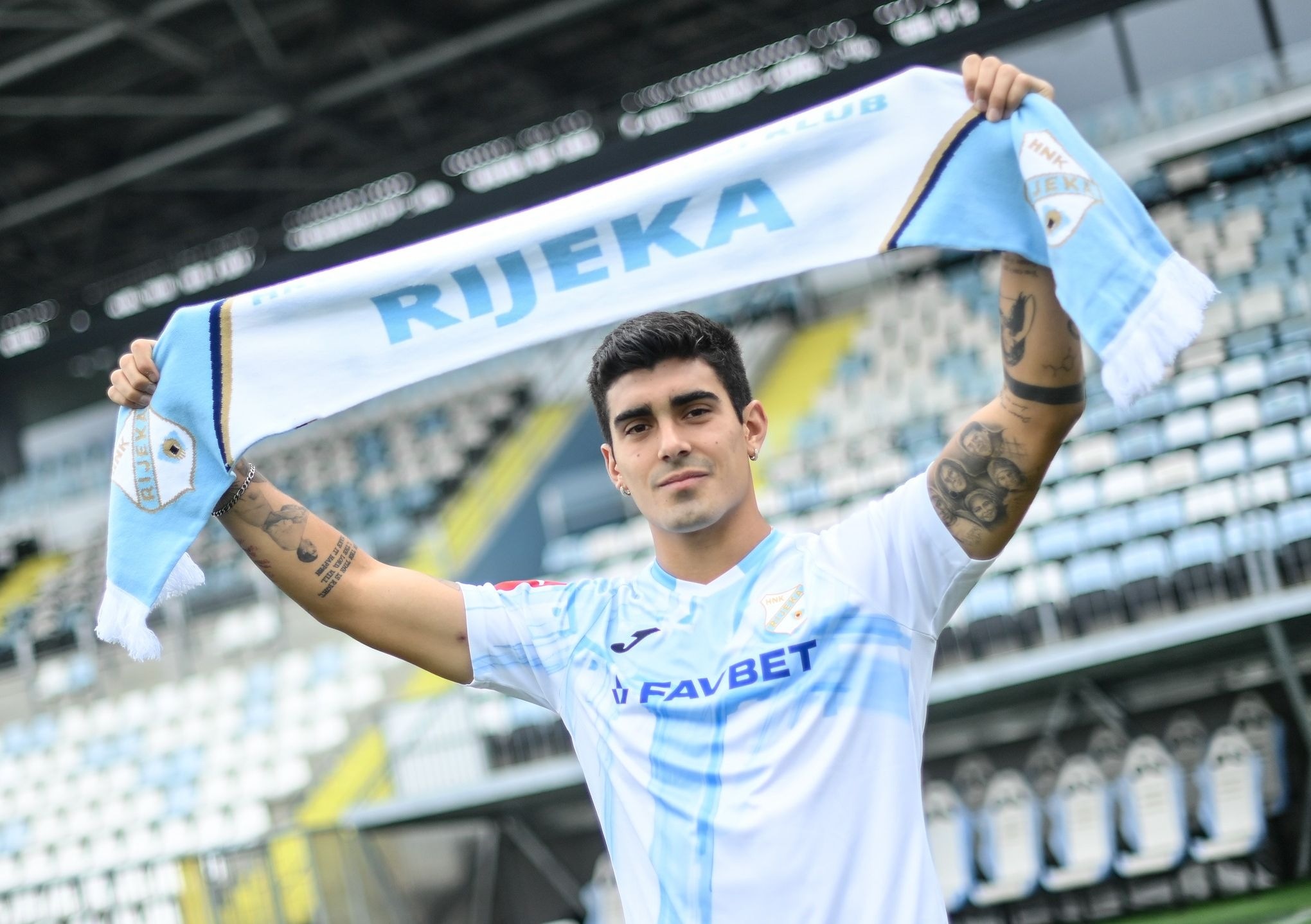 El mediocampista peruano llega a Europa, tras jugar en las Ligas de Perú, Uruguay y Ecuador. (Foto: Rijeka)