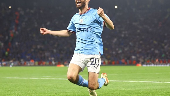 El Manchester City ha inscrito por primera vez su nombre en la historia de la Copa de Europa/Liga de Campeones al imponerse este sábado en Estambul al Inter de Milán (Foto: EFE)
