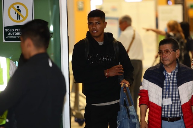 Wilder Cartagena arribó a la capital del país para unirse a la Selección Peruana. (Foto: Jesús Saucedo / @photo.gec)