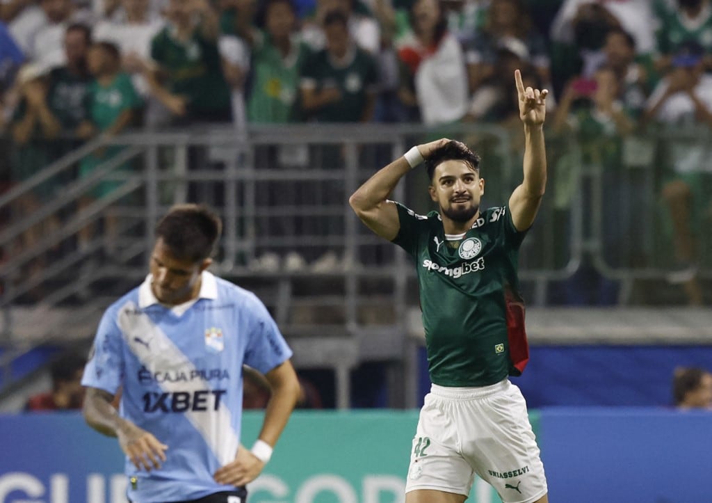 Palmeiras' Argentine forward #42 Jose Manuel Lopez celebrates scoring his team's second goal during the Copa Libertadores group stage football match between Brazil's Palmeiras and Peru's Sporting Cristal at Allianz Parque stadium in Sao Paulo, Brazil on April 16, 2026. (Photo by Miguel SCHINCARIOL / AFP)