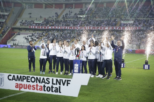 Homenaje a las chicas de Alianza Lima que ganaron la Liga Nacional Superior de Vóley 2023-24. (Foto: Giancarlo Ávila / GEC)