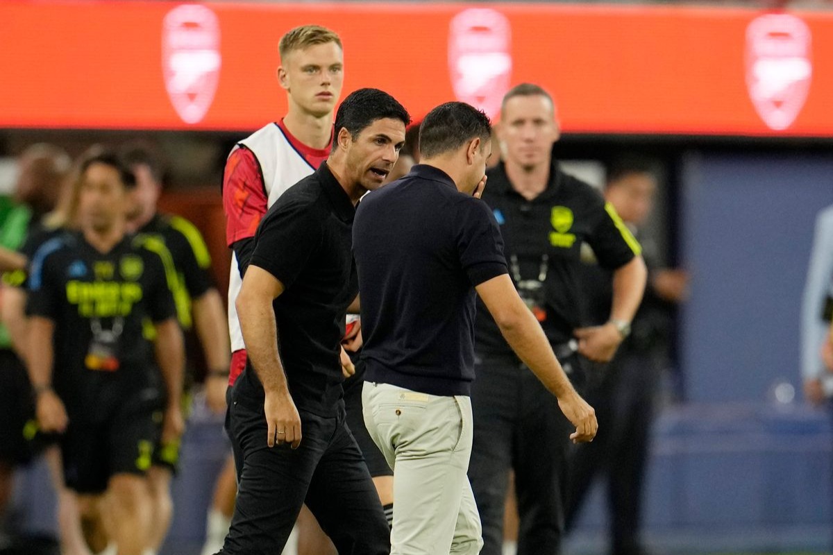 Mikel Arteta justificó la dureza del Arsenal en el triunfo ante el FC Barcelona. (Foto: Getty)