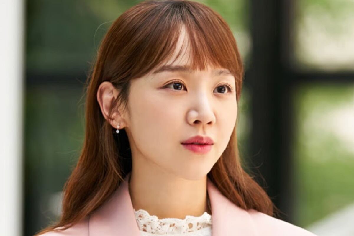 Shin Hye-sun como Ban Ji-eum en la serie surcoreana "Nos vemos en mi 19.ª vida" (Foto: Netflix)