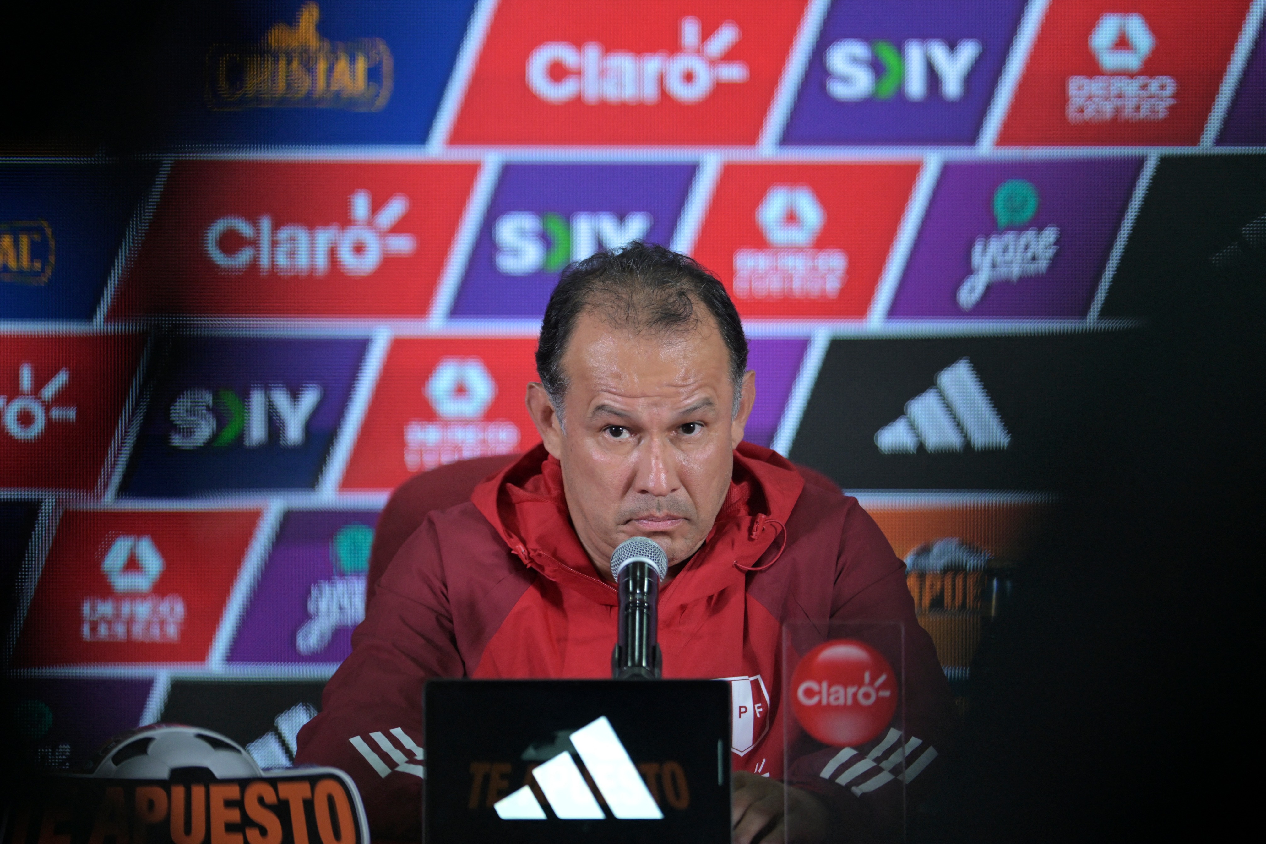 Juan Reynoso habló del duelo contra Chile. (Foto: ERNESTO BENAVIDES / AFP)
