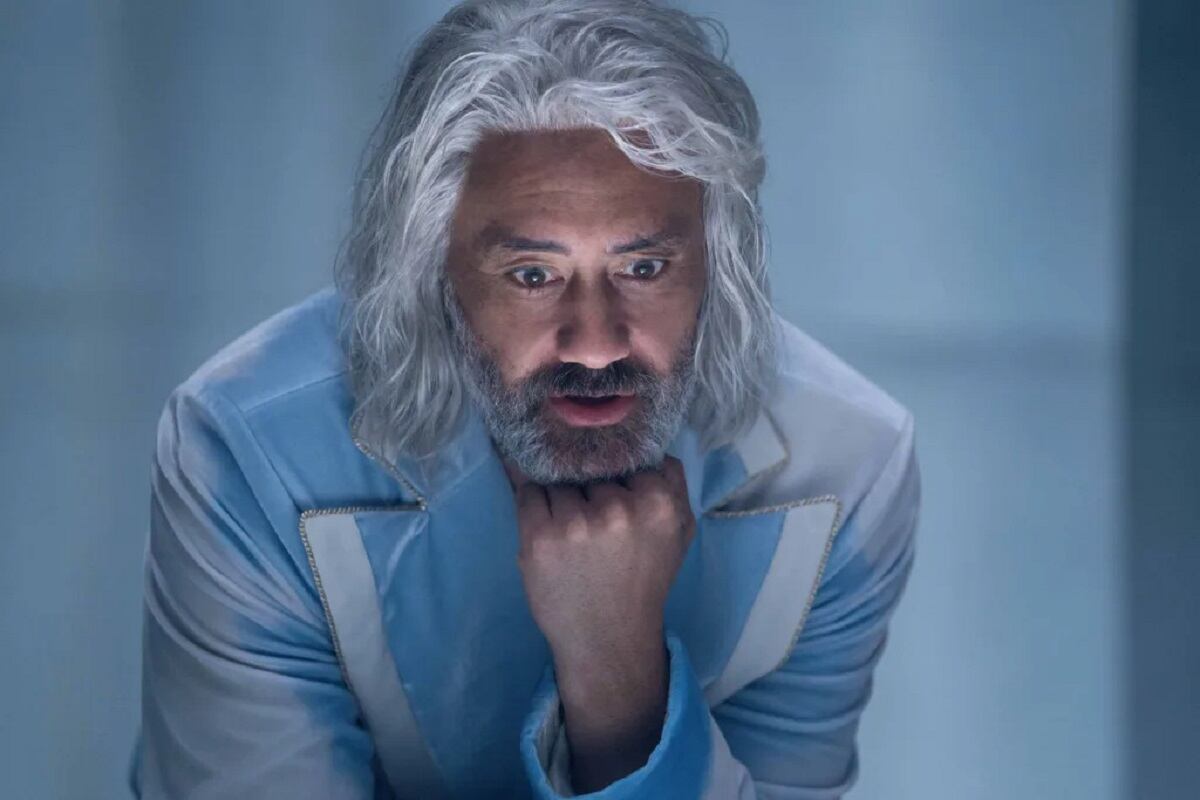 Taika Waititi asume el rol de Supreme Being en la serie de fantasía y aventura "Time Bandits" (Foto: Apple TV+)