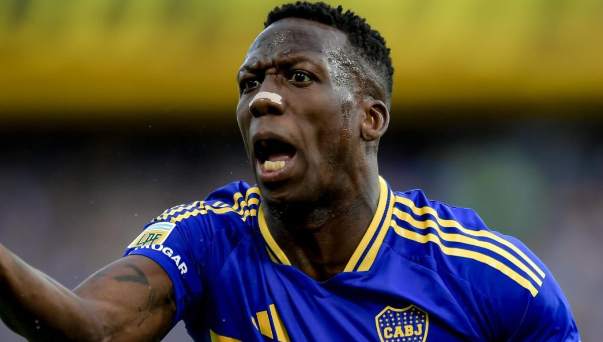 Luis Advíncula salió lesionado del último partido de Boca Juniors. (Foto: Getty Images)