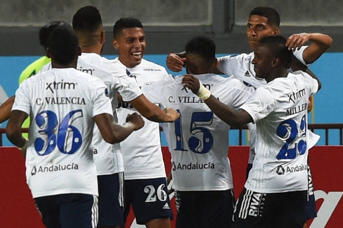 José Cevallos celebra el gol de la victoria del Emelec sobre el Sporting Cristal en el Estadio Nacional de Lima. (Foto: AFP)