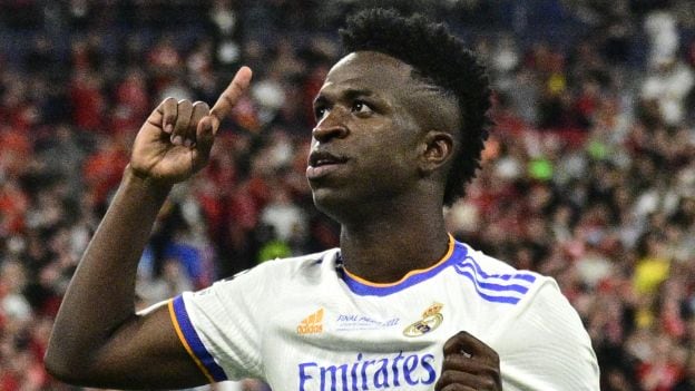 Con la renovación, Vinicius Junior tiene contrato en Real Madrid hasta mediados del 2027. (Foto: AFP)