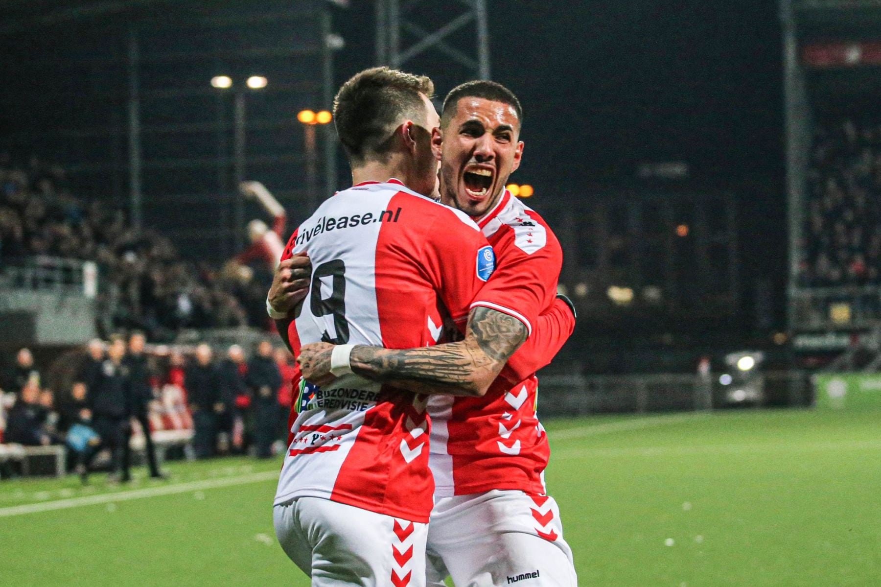El mediocampista de la Selección Peruana fichó por el FC Emmen a mediados del 2019. Se ganó el titularato en el equipo con una gran adaptación y juego convirtiéndose en una de las figuras del club. Fue elegido en once ideal de muchas jornadas de la Eredivisie y como jugador de la semana. Tras dos temporadas y 11 goles, migró al Malmö de Suecia.