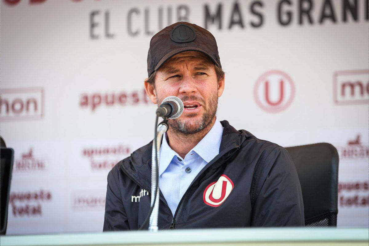 El director deportivo se vio atado de manos, ante el pedido del delantero nacional. (Foto: Universitario de Deportes)