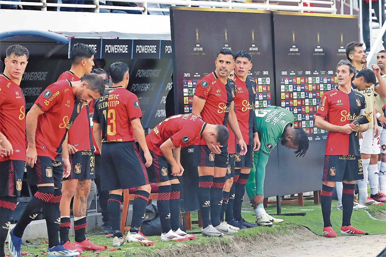 Rojinegros del FBC Melgar mentalizados en Lanús. Foto: GEC.