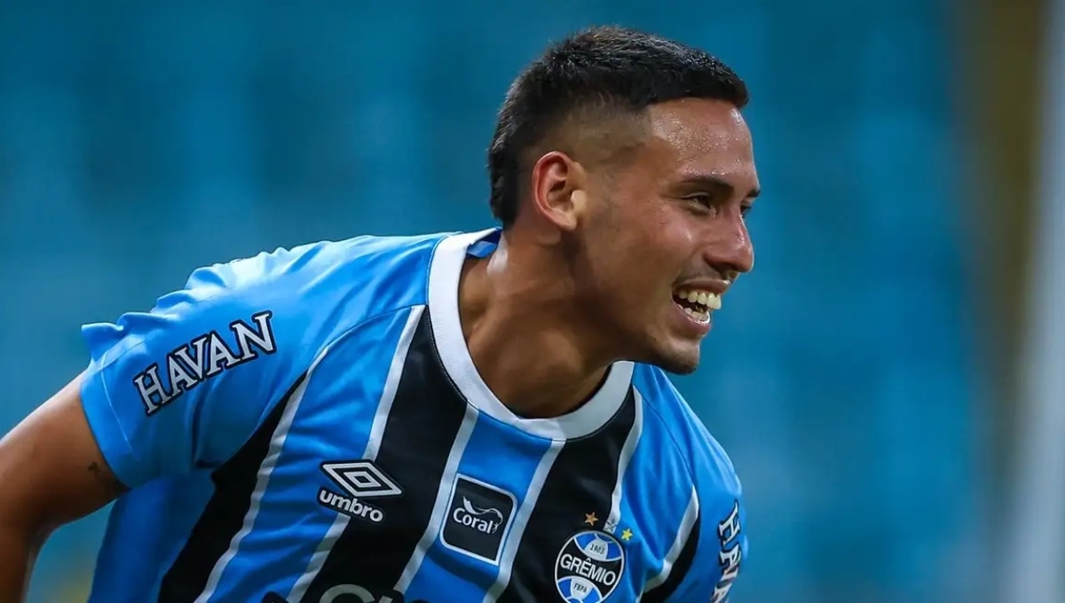 Erick Noriega festejó su primer título en el fútbol brasileño. (Foto: Gremio)