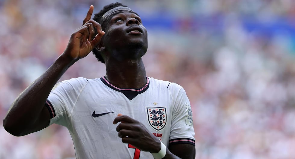 ¡Una máquina! Gol de Bukayo Saka para el 4-0 de Inglaterra ante Francia