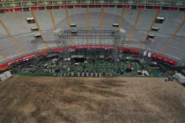 Las lamentables condiciones en las que se encuentra el gramado del Estadio Nacional. (Foto: Julio Reaño / GEC)