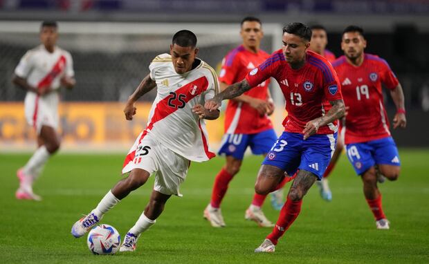 Joao Grimaldo en el Perú vs. Chile por Copa América 2024. (Foto: AFP)