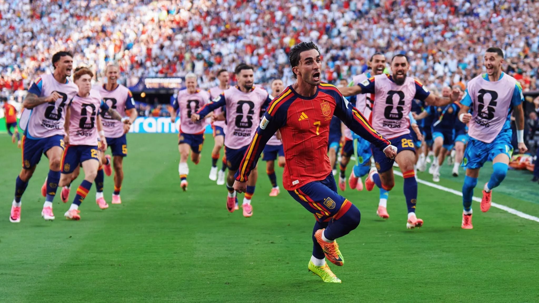Ferran Torres anotó el gol del título mundial para España en la final ante Argentina.