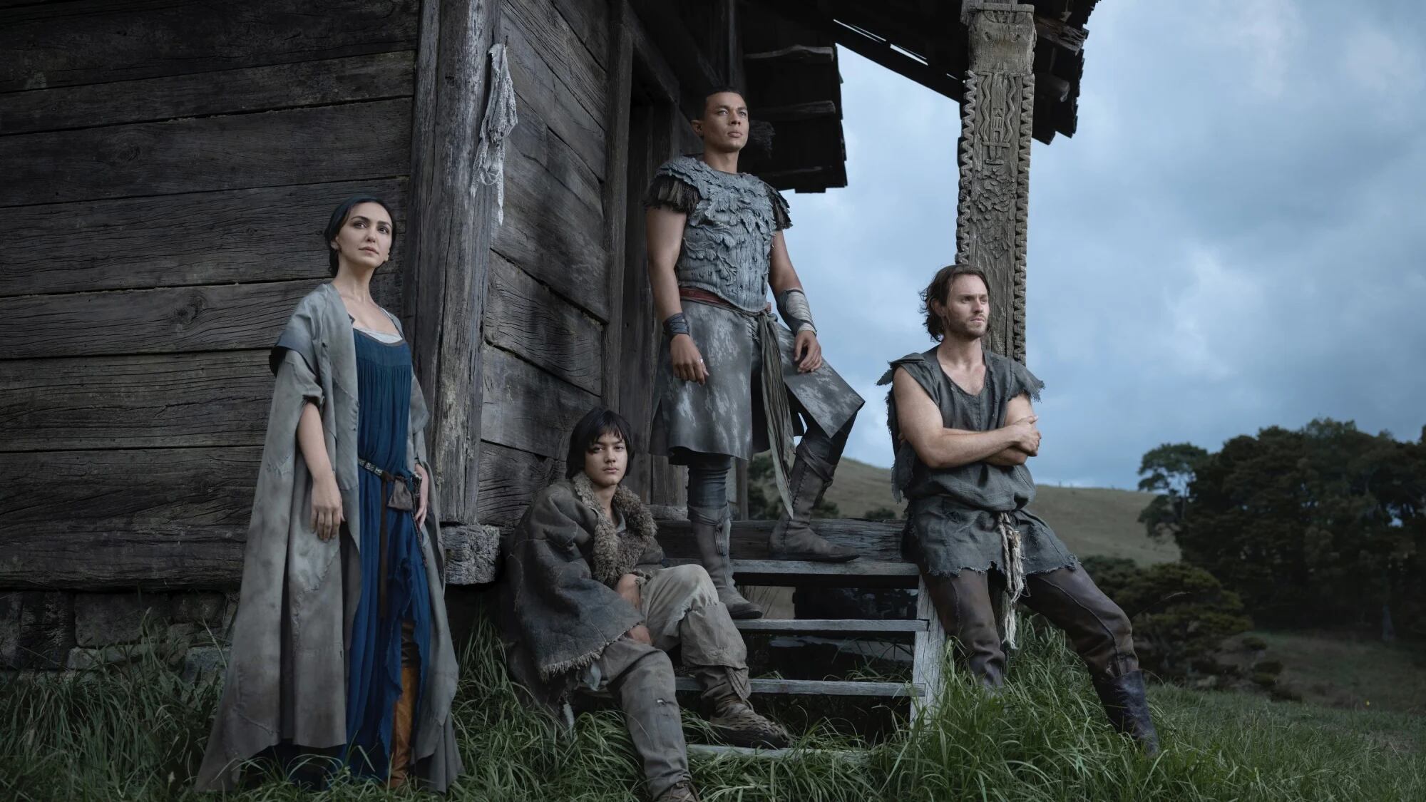 Bronwyn, Theo, Arondir y Halbran en "El señor de los anillos: Los anillos de poder" (Foto: Amazon Studios)
