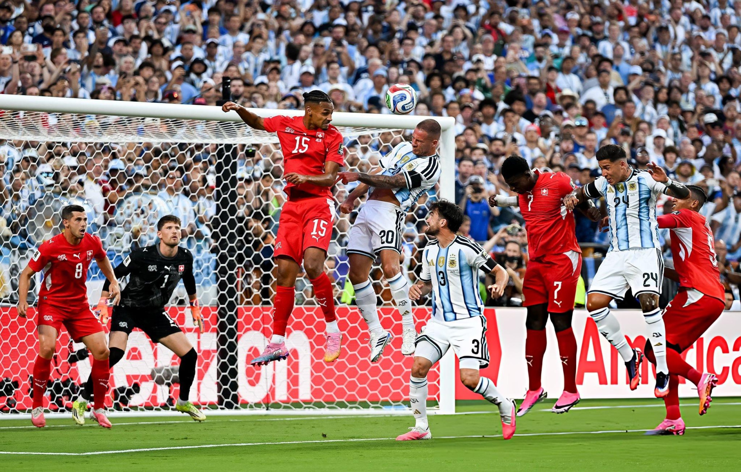 Argentina vs. Suiza se enfrentan por los cuartos de final del Mundial 2026. (Foto: Getty Images)