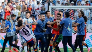 Tensión tras la final: Paredes y Otamendi protagonizaron polémicos cruces en la celebración de España al ganar el Mundial