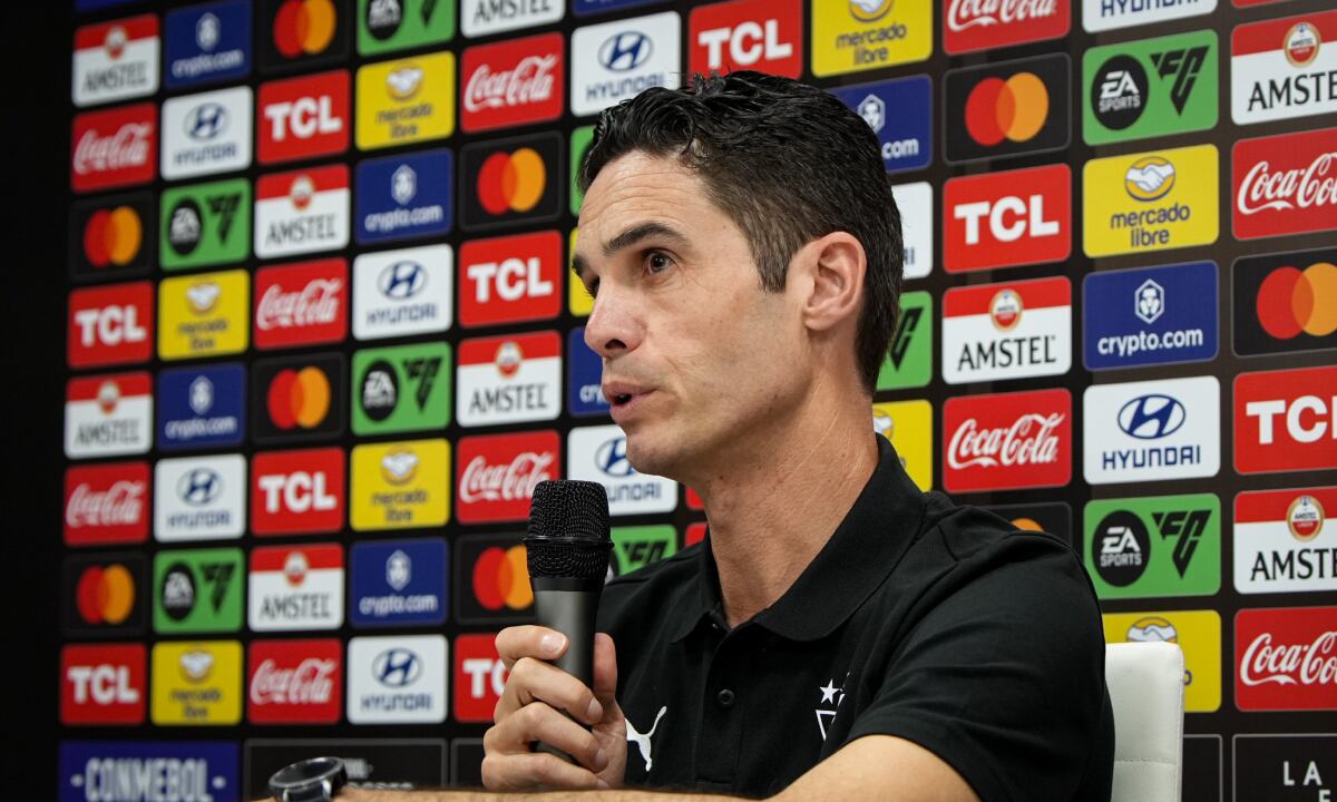 El español Josep Alcácer fue despedido Liga de Quito por malos resultado. (Foto: LDU)