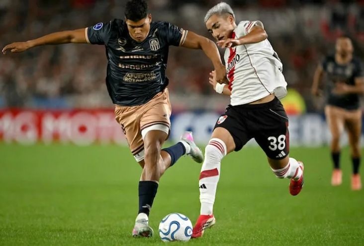 River vs. Carabobo FC se enfrentan por la Copa Sudamericana. (Foto: Luis Robayo)