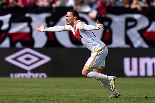 Raúl de Tomás celebra su gol ante Real Madrid. (Foto: Getty Images)