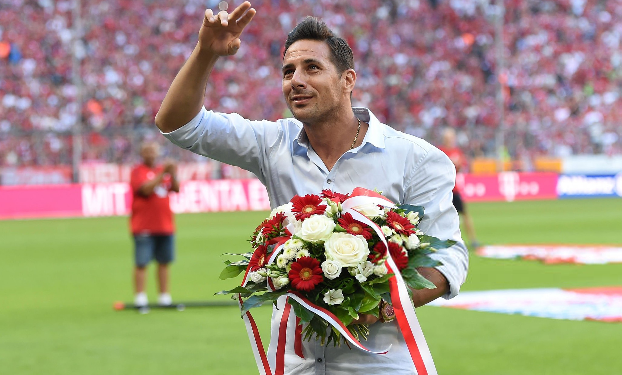 Mira aquí el partido de despedida de Claudio Pizarro, desde Alemania con grandes invitados del fútbol mundial.