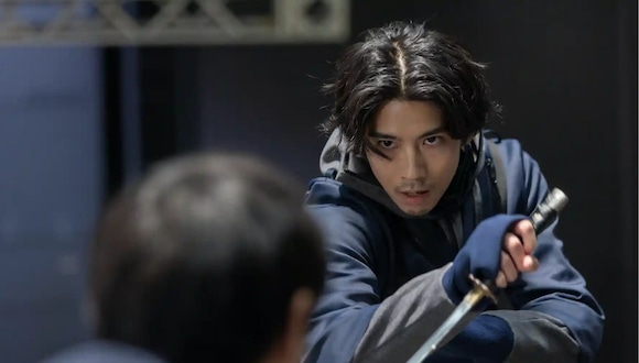Kento Kaku como Haru Tawara, el protagonista de la serie "La última familia ninja" (Foto: Netflix)