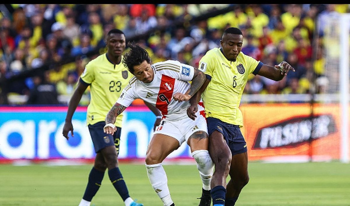 Gianluca Lapadula fue titular en la derrota de Perú ante Ecuador por la fecha 8 de las Eliminatorias al Mundial 2026. (Foto: Getty Images)